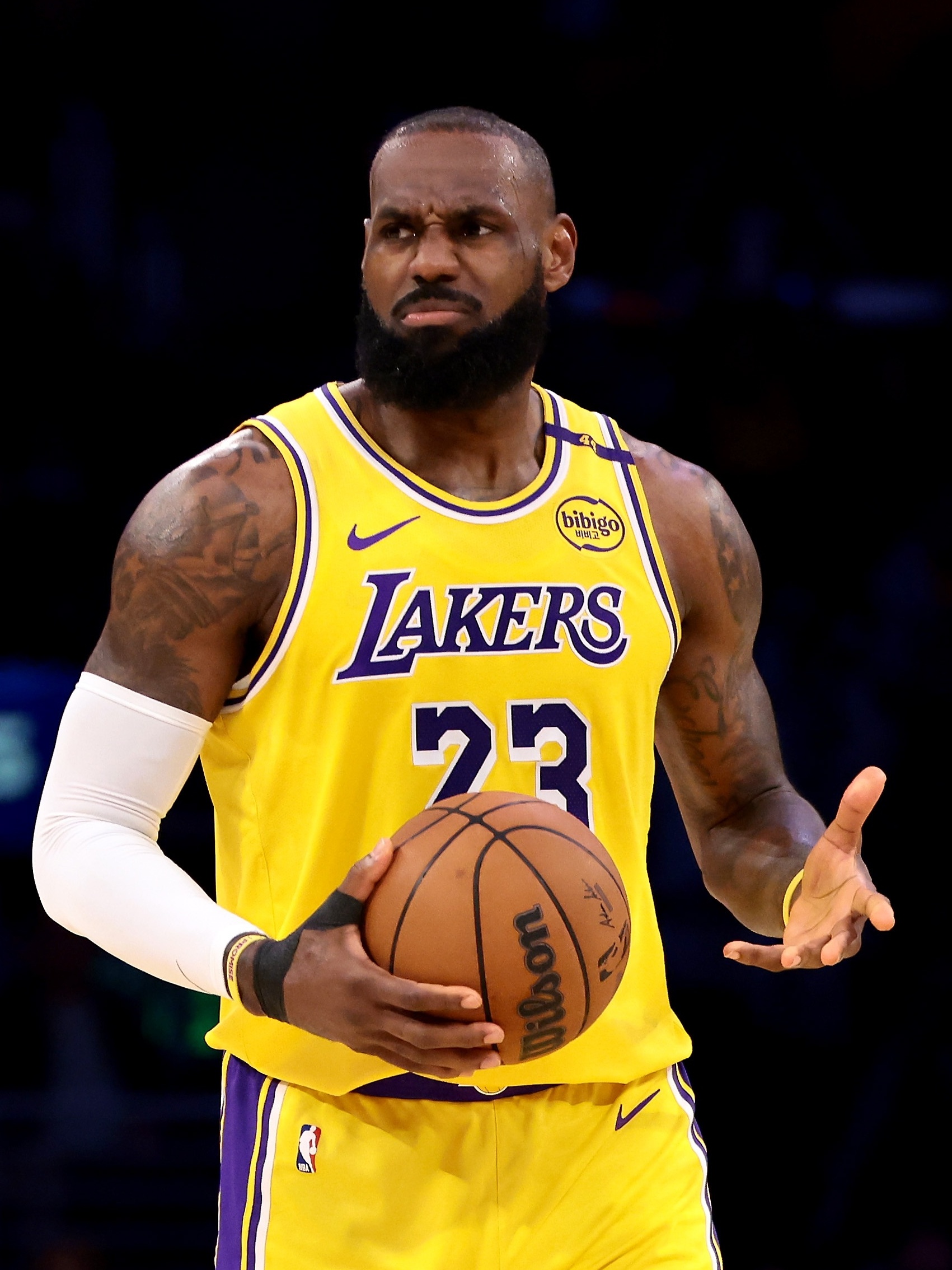 LeBron James treinará com filial dos Lakers na G-League