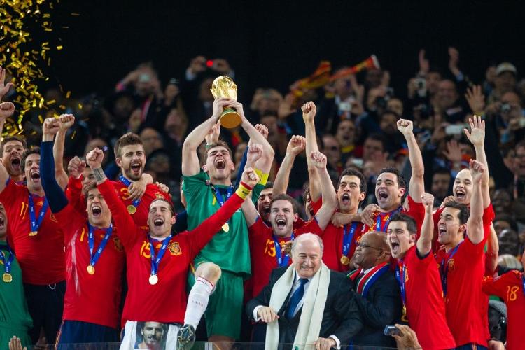 Espanha foi campeã em 2010 com recorde de apenas 2 gols sofridos na Copa