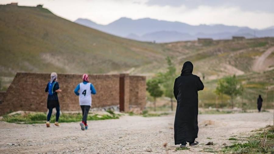Afegãs treinam corrida em região próxima à capital Cabul - Divulgação/Facebook Free To Run