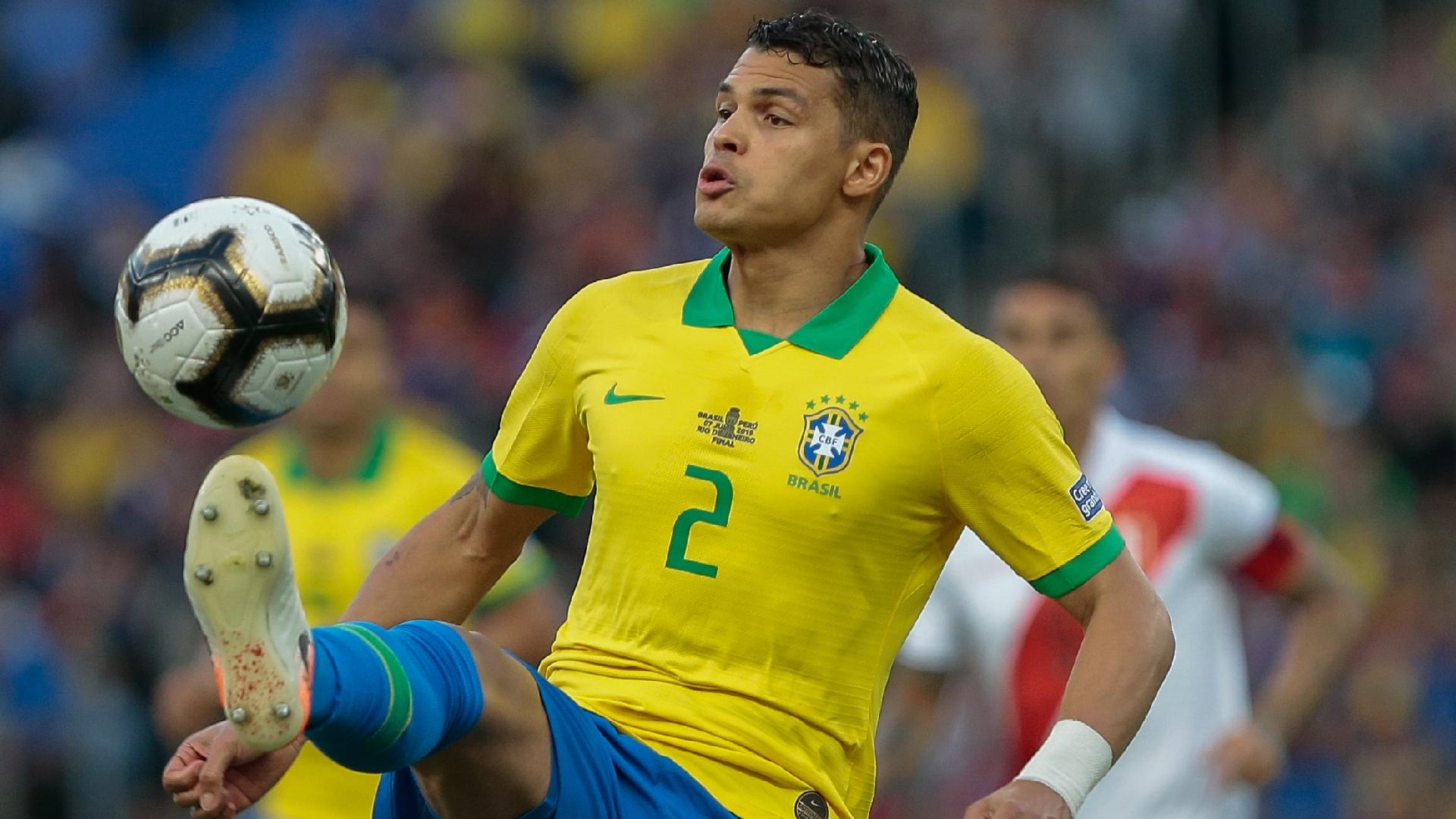 Thiago Silva, durante partida entre Brasil e Peru