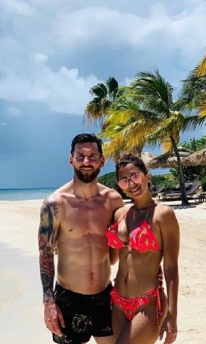 Messi passa férias no Caribe com a mulher