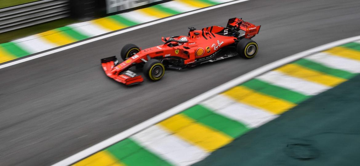 Sebastian Vettel fez o melhor tempo no primeiro dia de treinos livres em Interlagos - Nelson Almeida/AFP