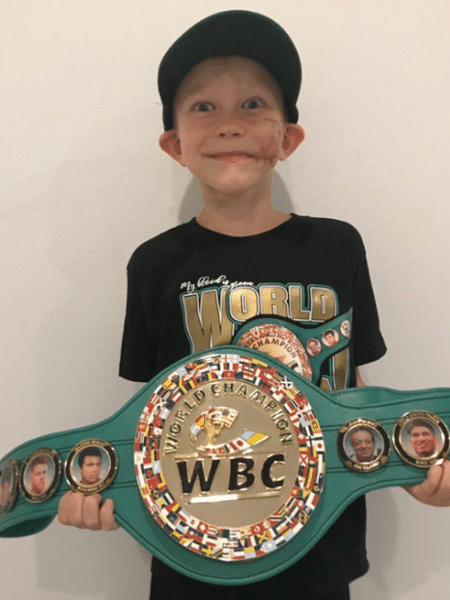WBC (Conselho Mundial de Boxe) entregou um cinturão honorário a Bridger Walker - Divulgação/WBC
