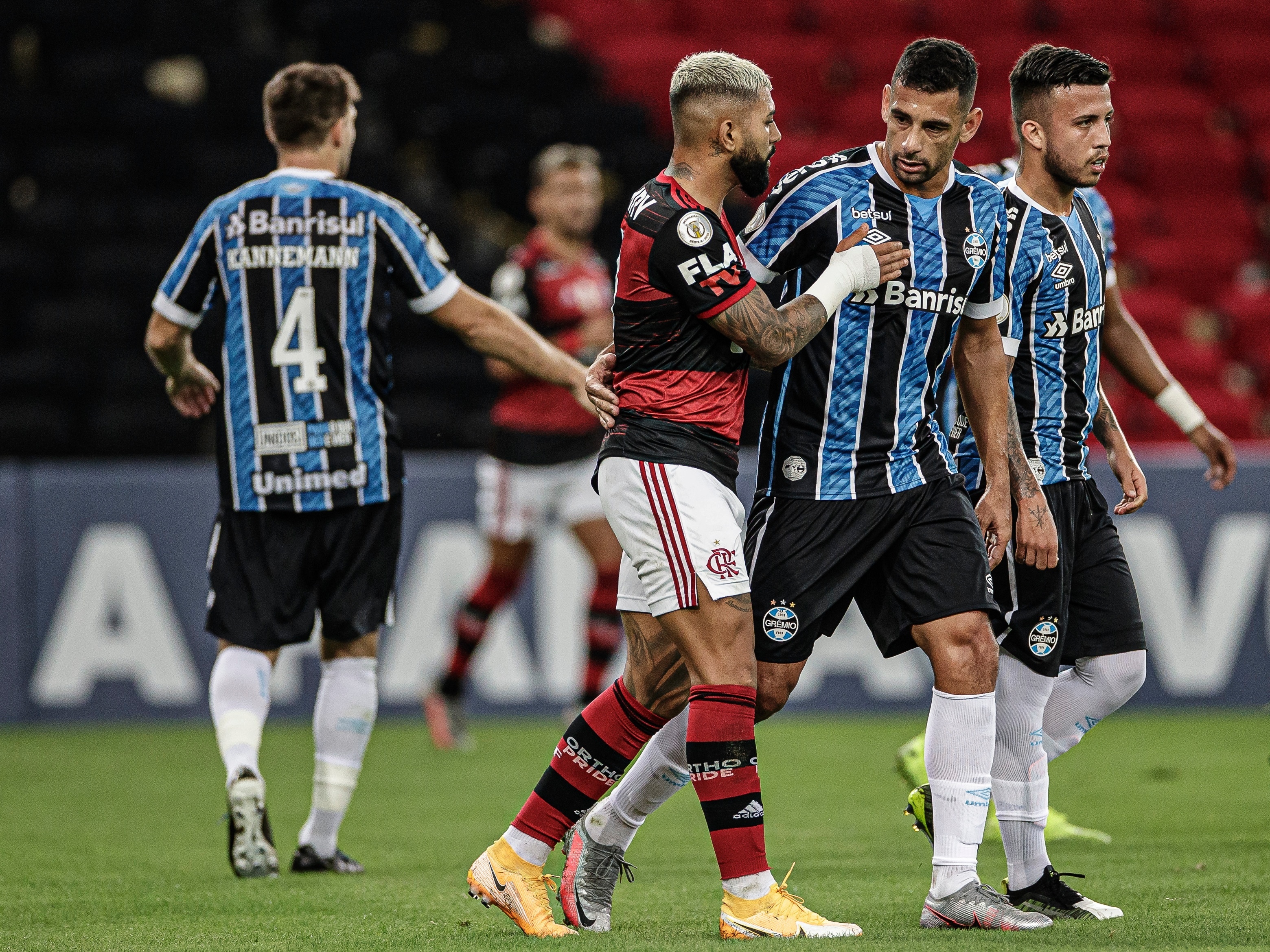 A pedidos da Globo', jogo entre Grêmio e Flamengo é reagendado