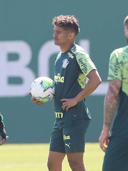 Gustavo Scarpa, durante treino do Palmeiras na Academia de Futebol - Cesar Greco