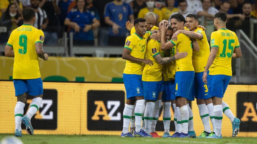 Jogadores da seleção brasileira comemoram gol marcado na vitória sobre o Paraguai, no Mineirão, pelas Eliminatórias da Copa do Mundo 2022. 01/02/2022 - Lucas Figueiredo/CBF
