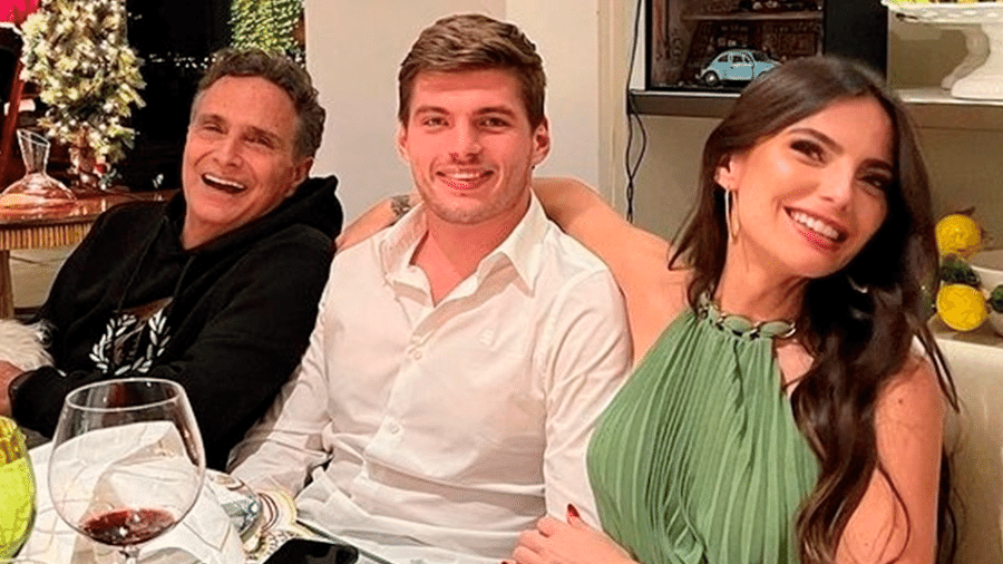 Kelly Piquet ao lado do namorado Max Verstappen e do pai Nelson Piquet em jantar de família - Reprodução/Instagram