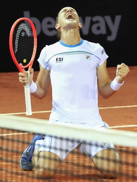 Tenista gaúcho Rafael Matos está na final de duplas do Rio Open com colombiano