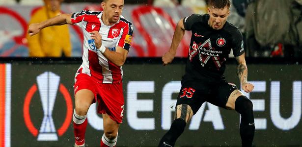 Charles, alvo corinthiano para reforçar o meio-campo do time titular.