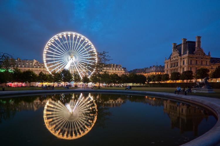 Jardin des Tuileries a noite