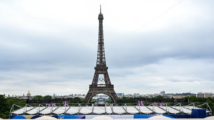 Vista da Torre Eiffel minutos antes da cerimônia de abertura das Olimpíadas de Paris