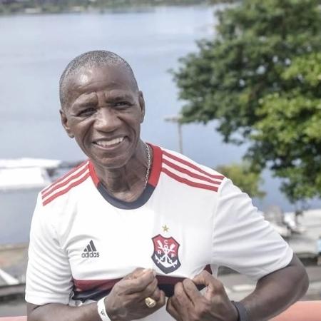 Adilio, ídolo do Flamengo, faleceu aos 68 anos