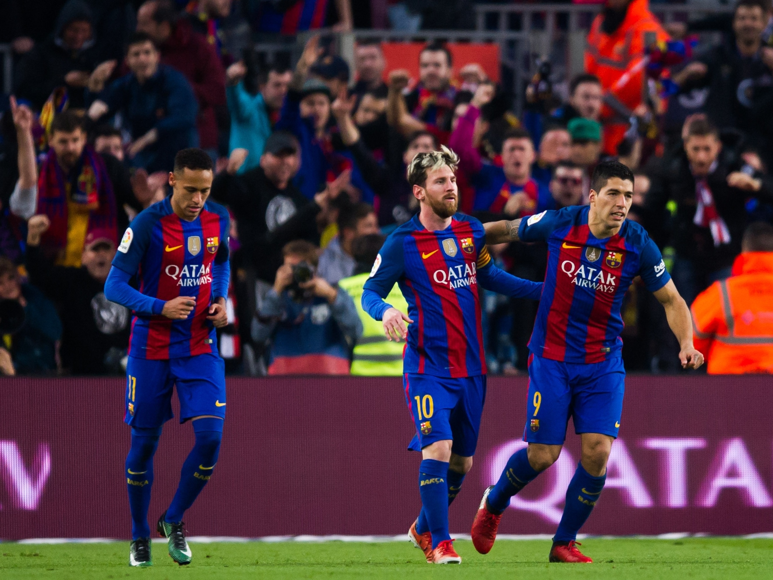 Messi cita Suárez, mas esquece Neymar ao listar lendas do Barcelona Messi cita Suárez, mas esquece Neymar ao listar lendas do Barcelona