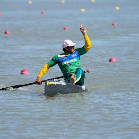 Isaquias Queiroz comemora vitória da prova do C1 500m na etapa de Szeged da Copa do Mundo de Canoagem Velocidade - Divulgação/Federação Espanhola de Canoagem