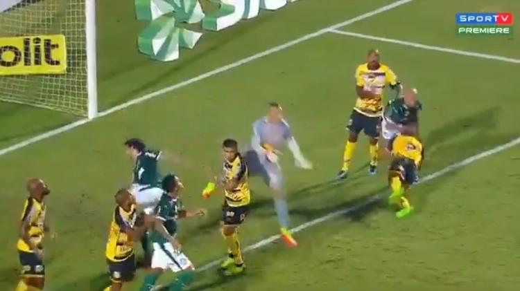 Felipe Melo se envolve em lance com Lucas Ramon, do Novorizontino - Reprodução - Reprodução