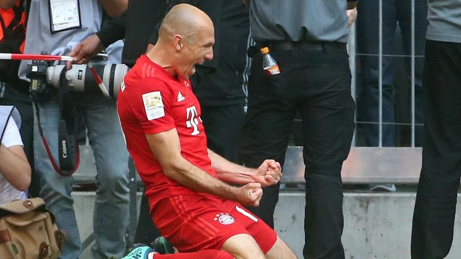 Robben comemora título do Bayern de Munique - Michael Dalder/Reuters