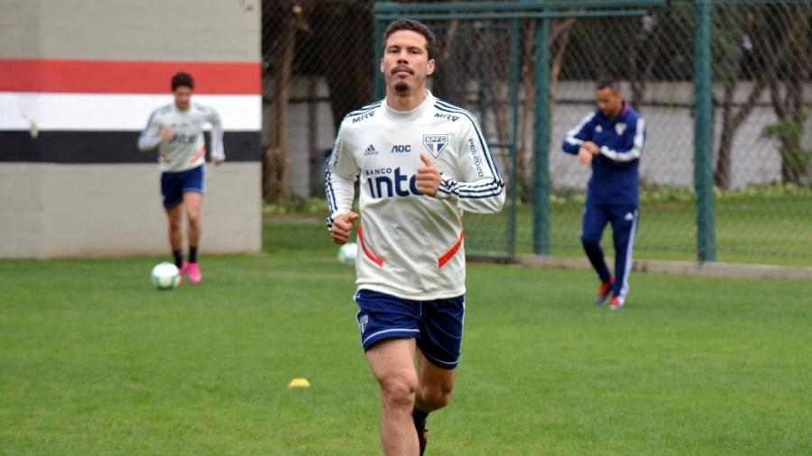 Hernanes durante treino do São Paulo - Érico Leonan / saopaulofc.net