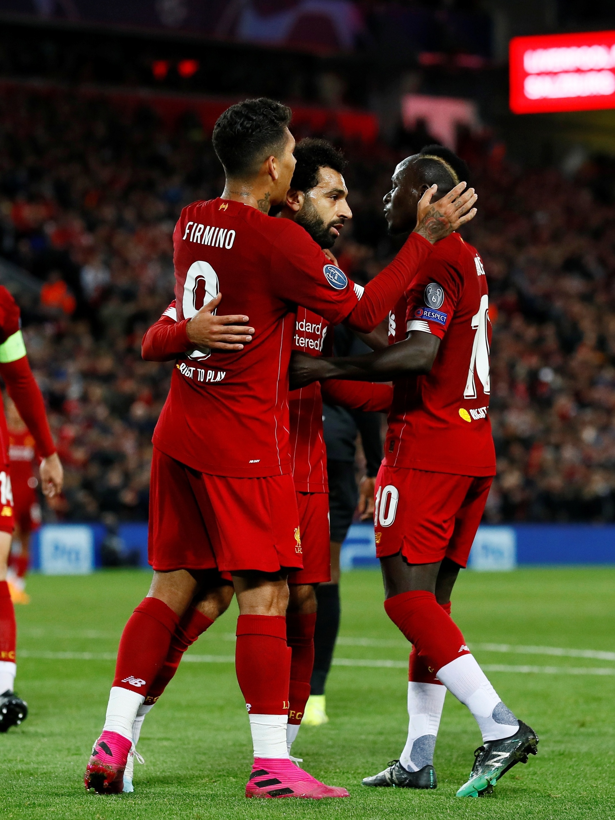 Em campo era ótimo, fora dele nem tanto: Firmino detalha relação com Salah  e Mané no Liverpool