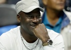 Michael Jordan lucra R$ 13 bilhões após NBA aprovar venda dos Hornets