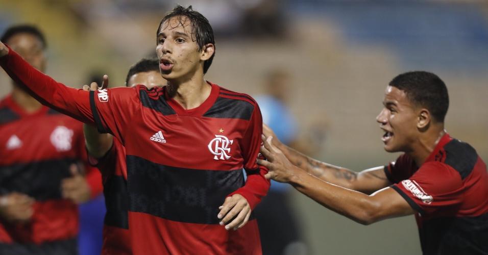Werton comemora gol pelo Flamengo na estreia pela Copa SP de futebol júnior, contra o Forte Rio Bananal