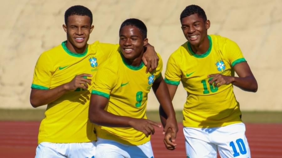 Pedro (à esquerda), Endrick e Luis Guilherme estão se destacando com a seleção brasileira sub-17 - Reprodução/CBF