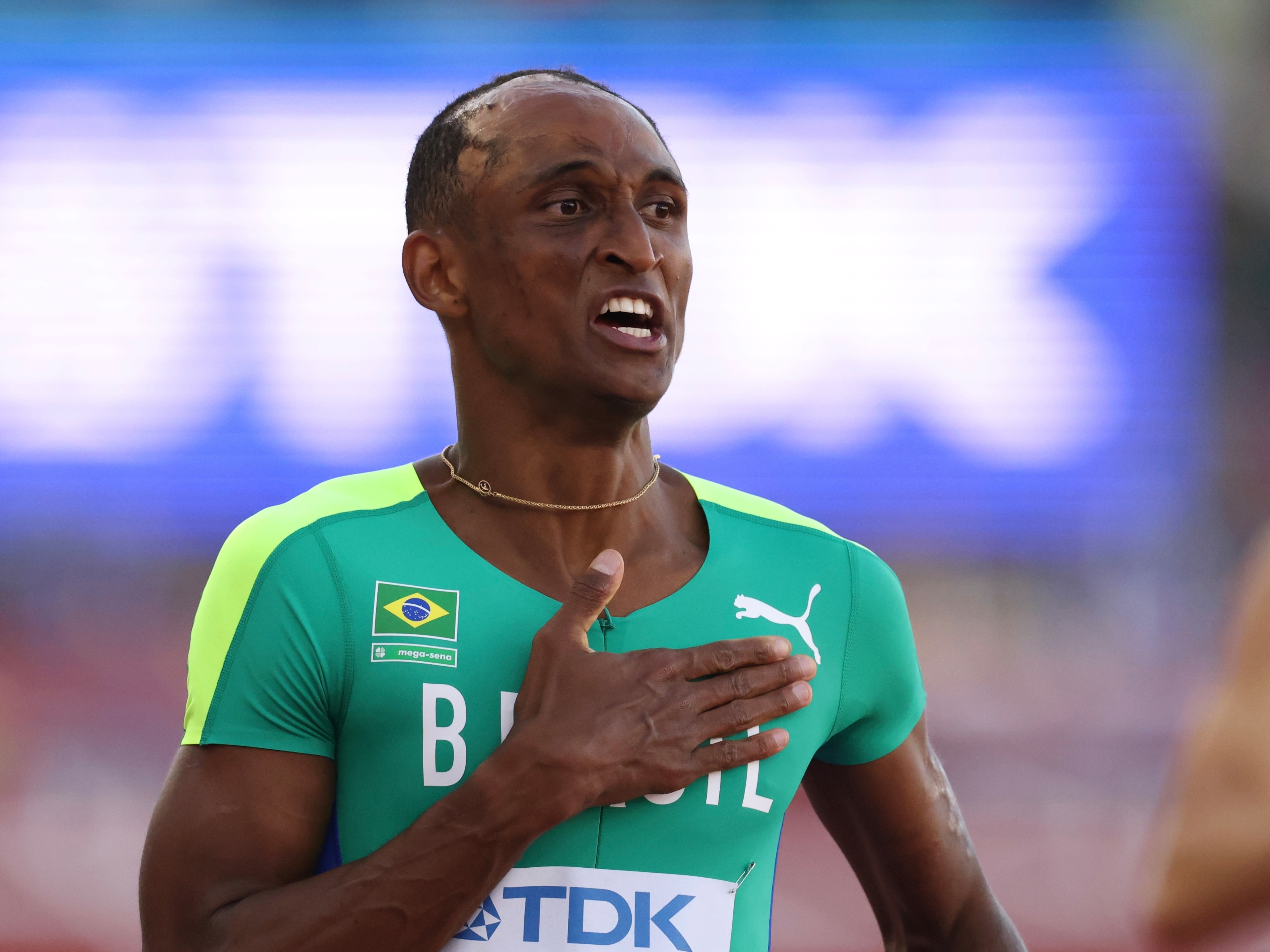 Alison Piu é campeão mundial nos 400m com barreiras em conquista inédita