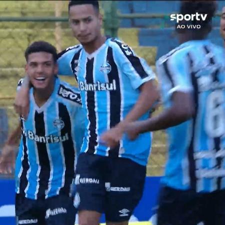 Grêmio comemora gol contra o Picos na Copinha - Reprodução/SporTV