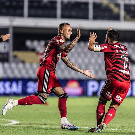 Cebolinha, do Flamengo, comemora gol contra o Santos em jogo pelo Brasileirão - Abner Dourado/AGIF