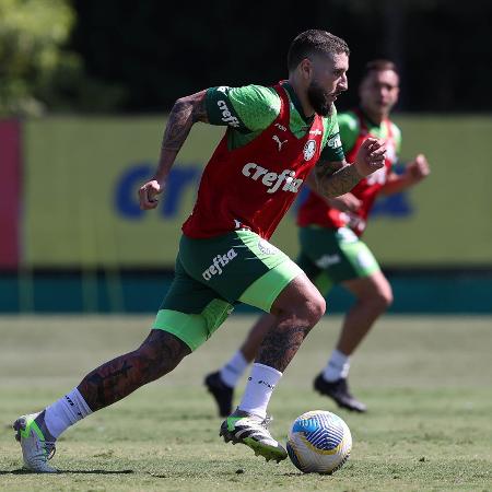 Zé Rafael treina em tempo integral no Palmeiras