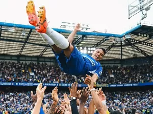 'Obrigado, Monstro': Thiago Silva é ovacionado em última partida no Chelsea