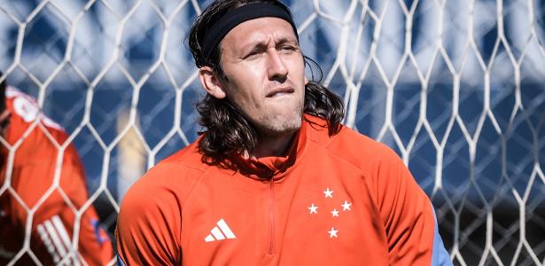 Cássio elogia organização do Cruzeiro e destaca importância das SAFs no futebol.