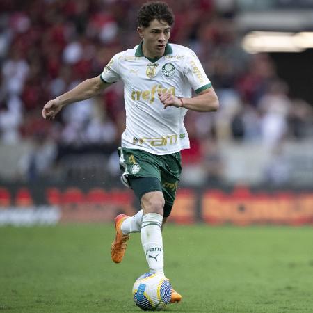 Agustín Giay, do Palmeiras, durante jogo contra o Flamengo pelo Brasileirão - Jorge Rodrigues/AGIF