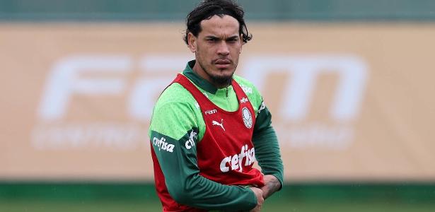 Gómez destaca importância do trabalho do Palmeiras para superar erros e pede intensidade.