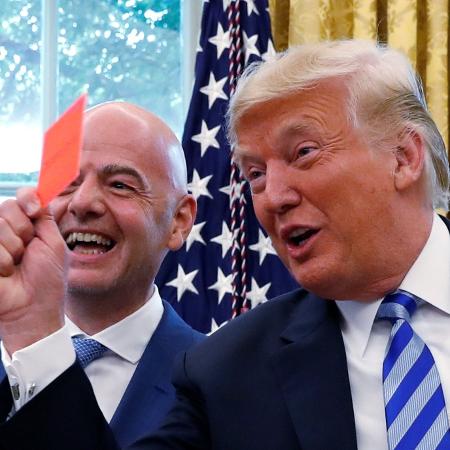Gianni Infantino, presidente da Fifa, ao lado de Donald Trump, presidente dos EUA - Leah Millis/Reuters