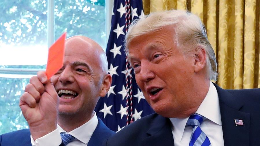 Gianni Infantino, presidente da Fifa, ao lado de Donald Trump, presidente dos EUA Gianni Infantino, presidente da Fifa, ao lado de Donald Trump, presidente dos EUA