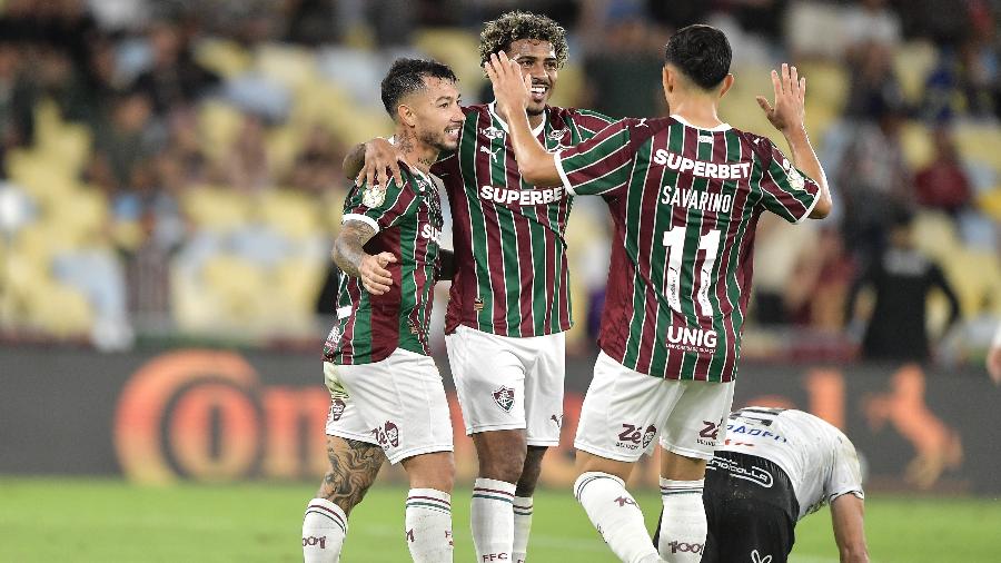 Jogadores do Fluminense celebram gol sobre o Operário na Copa do Brasil