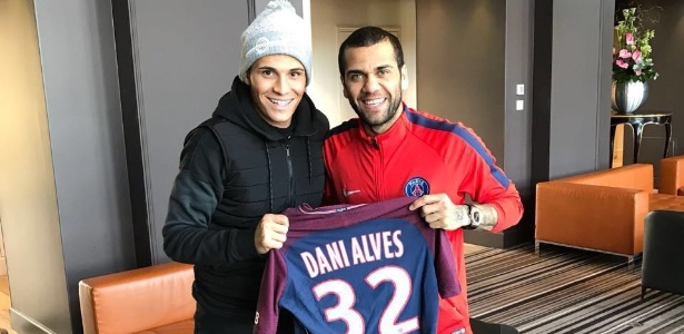 Com assessor de imprensa em comum, Veiga visitou Daniel Alves em Paris - Arquivo Pessoal