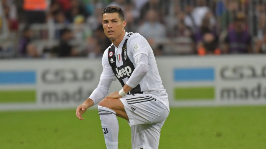 Cristiano Ronaldo lamenta chance perdida durante jogo entre Juventus e Milan - GIUSEPPE CACACE / AFP