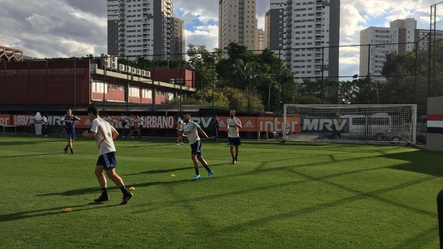 Daniel Alves e Juanfran treinaram juntos no São Paulo pela primeira vez - José Eduardo Martins/UOL