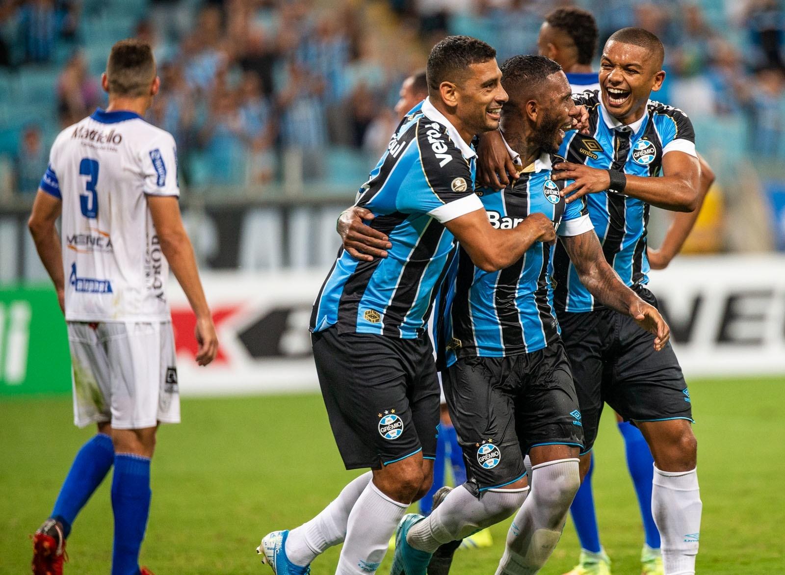 Confira os melhores momentos de Grêmio 5x0 Esportivo