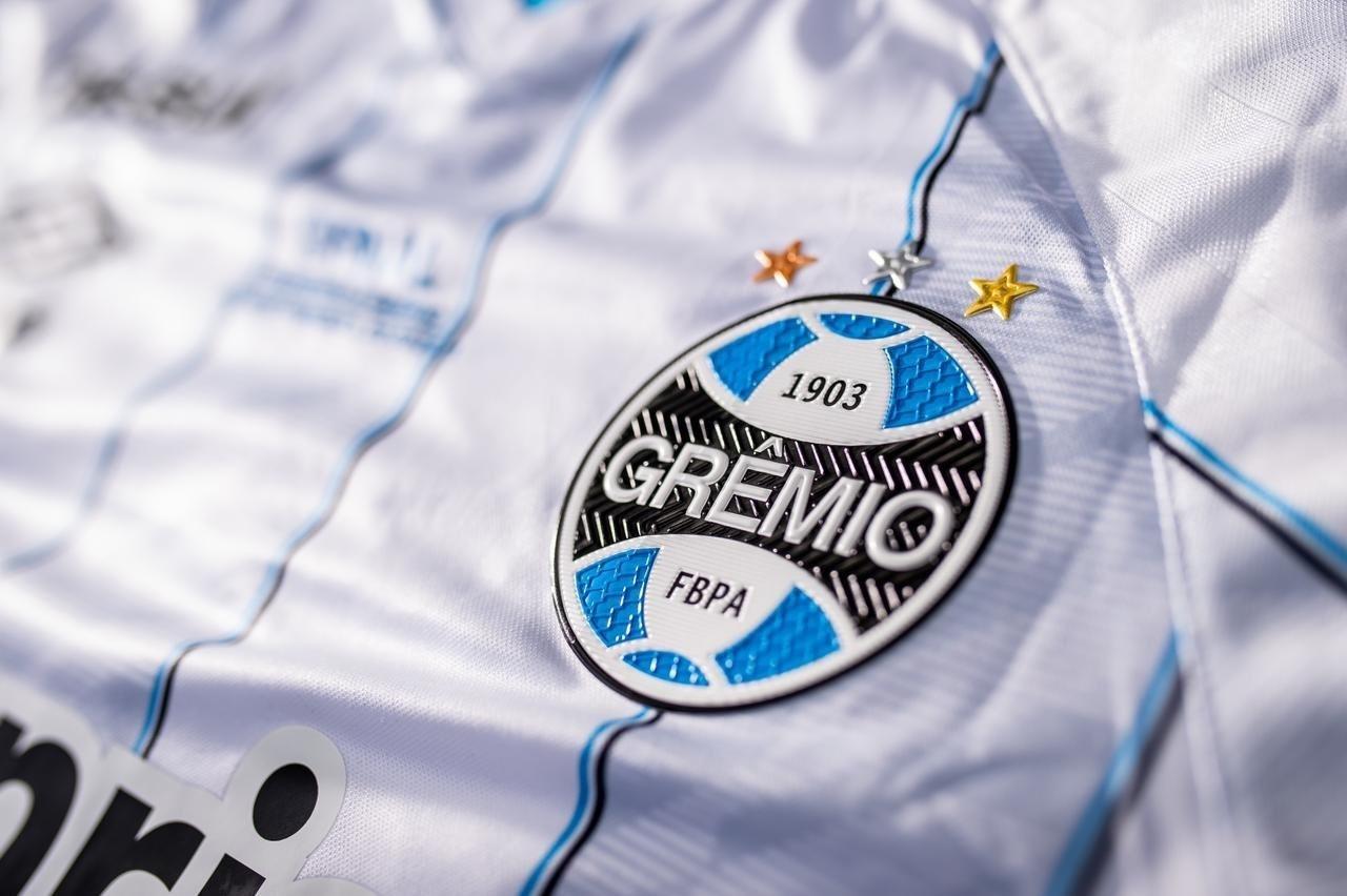 Camisa do Grêmio customizada com detalhes referentes à final da Copa do Brasil 2020 - Staff Images
