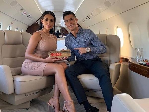 Cristiano Ronaldo divide com a mulher Georgina Rodríguez boa parte das viagens no jatinho