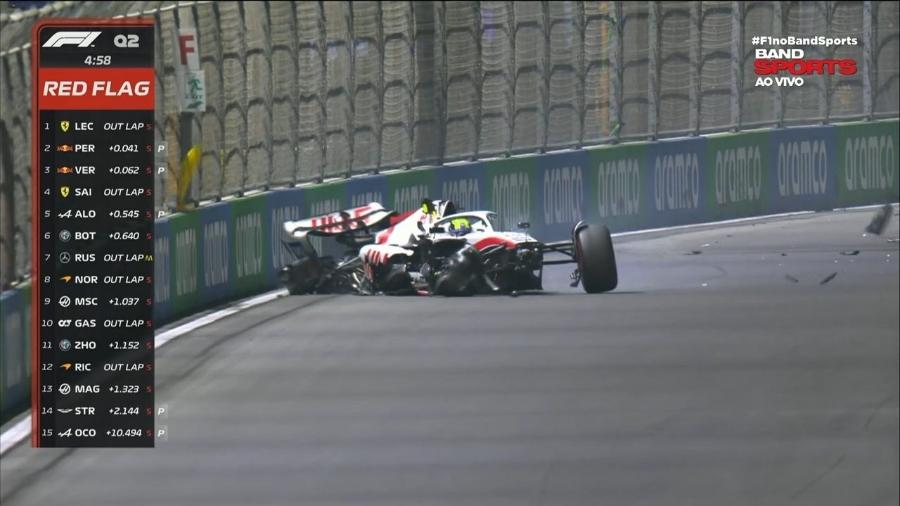 O piloto Mick Schumacher, da Haas, bateu o carro durante o treino classificatório do GP da Arábia Saudita na F1 - Reprodução/Bandsports