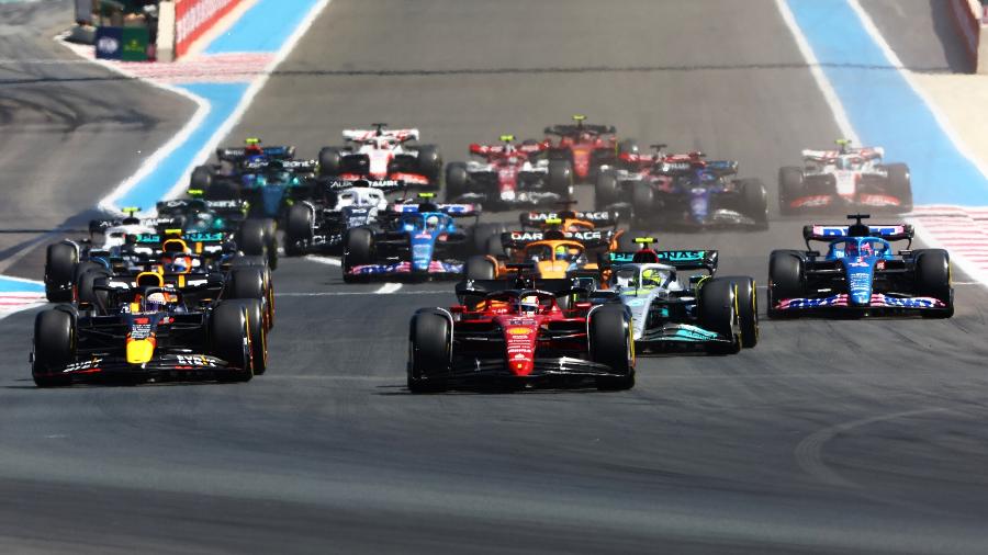 Largada do GP da França, com Charles Leclerc na pole position, pressionado por Max Verstappen - Mark Thompson/Getty Images