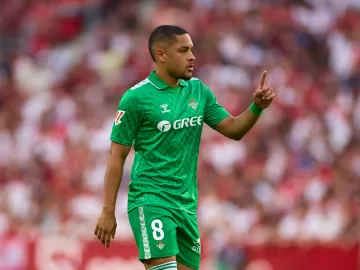 Vitor Roque é protagonista, mas Betis 'no limite' pode ajudar Palmeiras