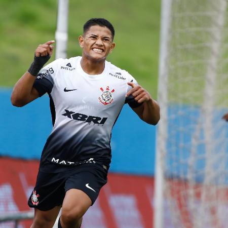 Luis Fernando, atacante do Corinthians, já foi relacionado por Ramón Díaz no time profissional, mas ainda não estreou