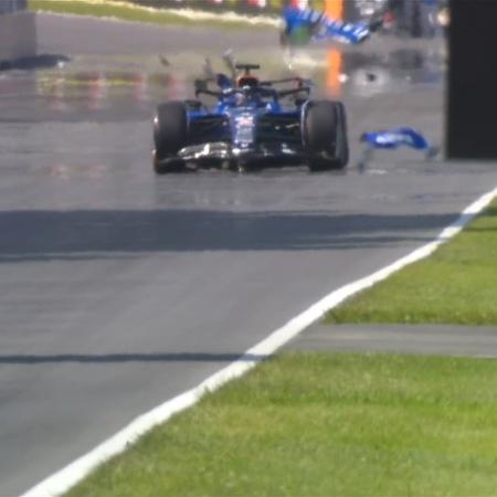Carenagem da Williams de Alex Albon se soltou em plena reta Carenagem da Williams de Alex Albon se soltou em plena reta