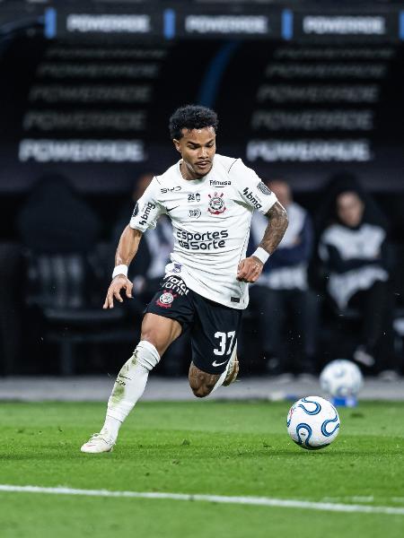 Kaio César, do Corinthians, durante partida contra o Estudiantes, pela Libertadores Kaio César, do Corinthians, durante partida contra o Estudiantes, pela Libertadores