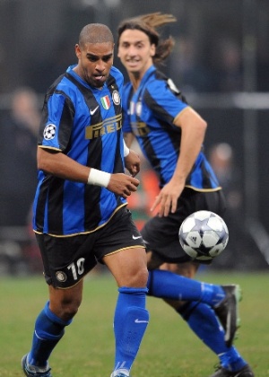 Adriano e Ibrahimovic atuaram juntos na Inter de Milão - AFP