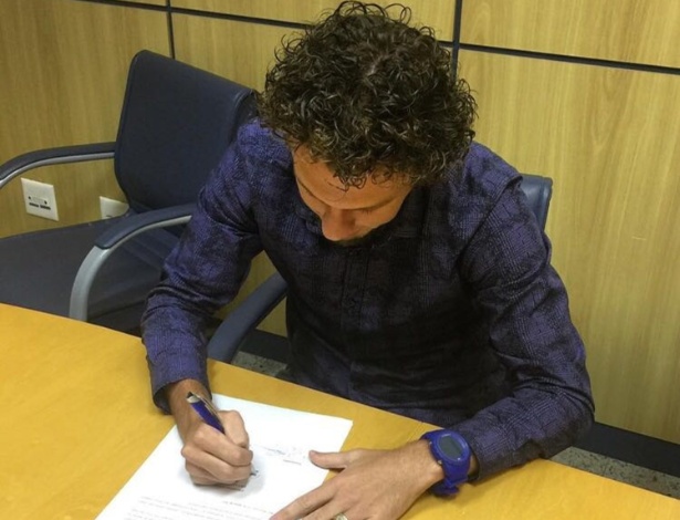 Rafael Galhardo assina contrato com o Cruzeiro - Reprodução Instagram